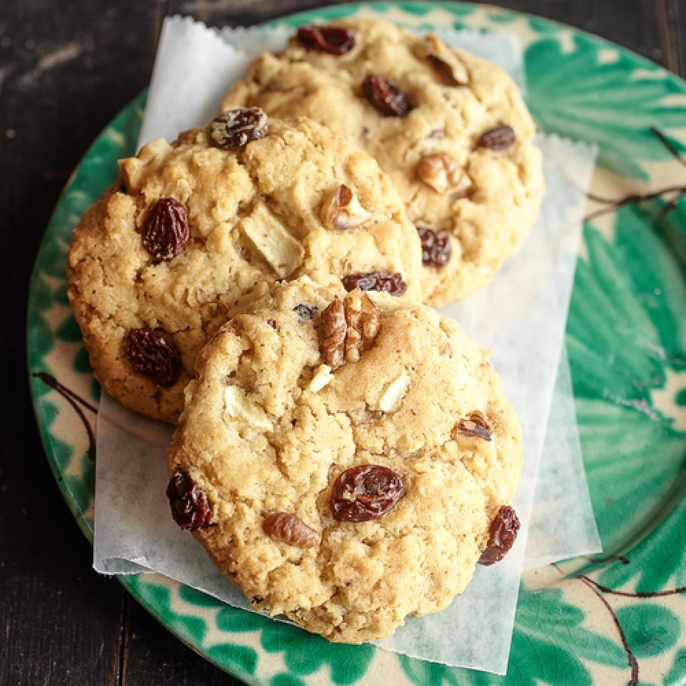 raisin-apple-oatmeal-cookies