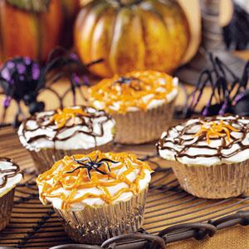 spooky-spider-web-cupcakes